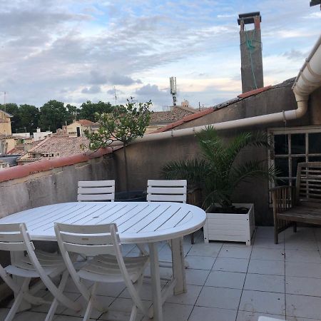 Terrasse tropézienne centre Nîmes Extérieur photo