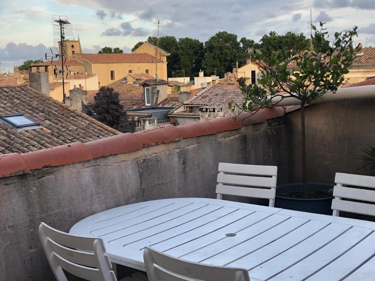 Terrasse tropézienne centre Nîmes Extérieur photo